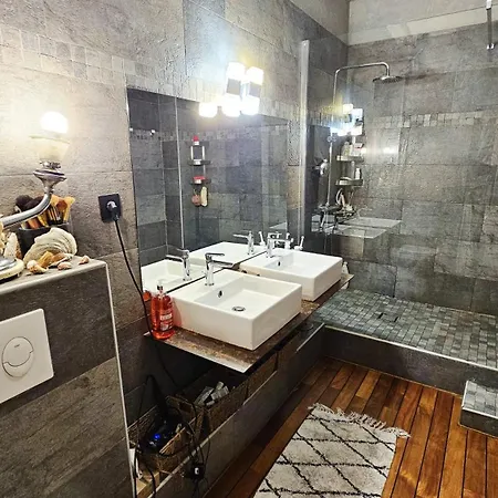 Chez Delphine Et Fred París